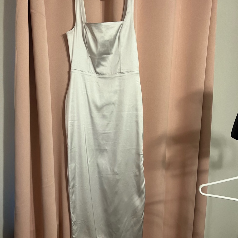 Abercrombie White/Pearl midi dress. EUC - Picture 2 of 2